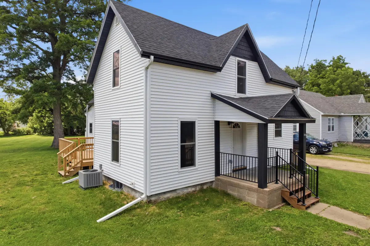 316 N Court St, Sparta, WI 54656 - #1