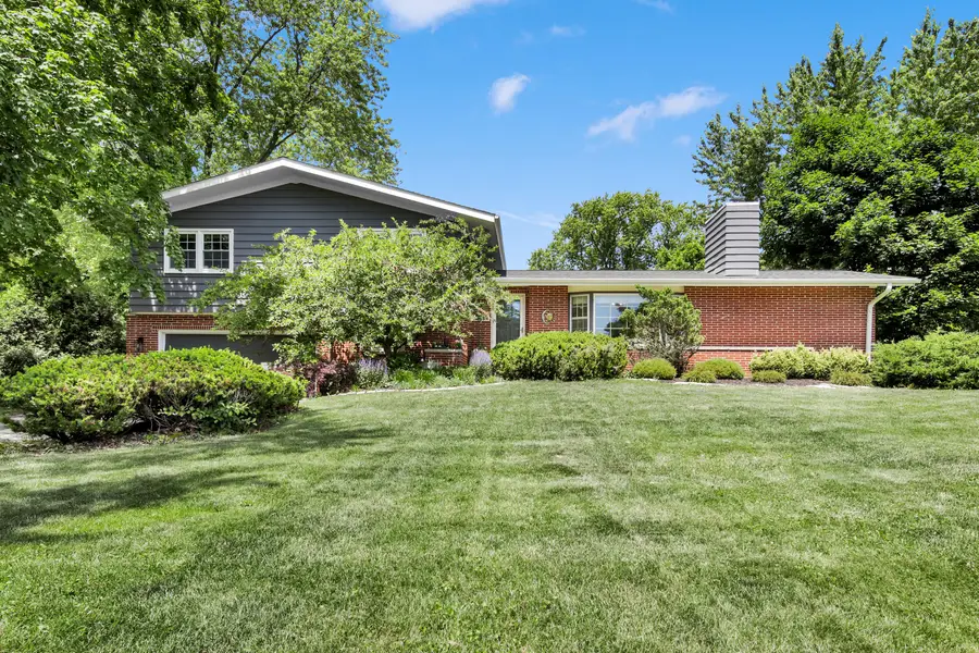 1225 Indianwood Dr, Brookfield, WI 53005 - #2
