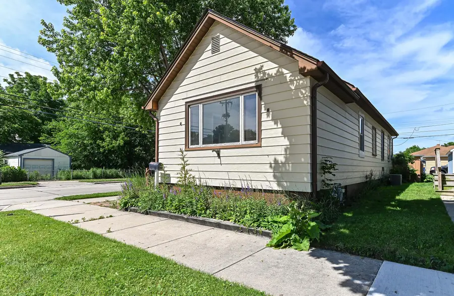 3400 S 8th Ave, Racine, WI 53402 - #2