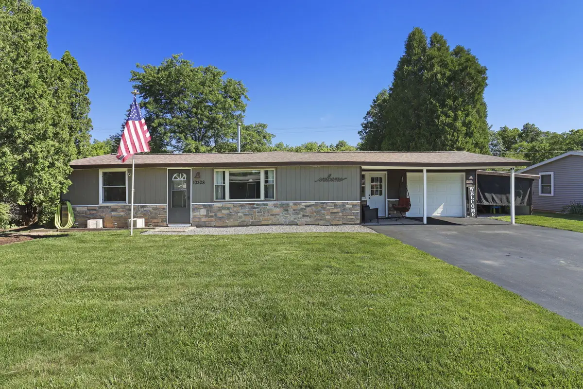10308 Root River Dr, Caledonia, WI 53108 - #1