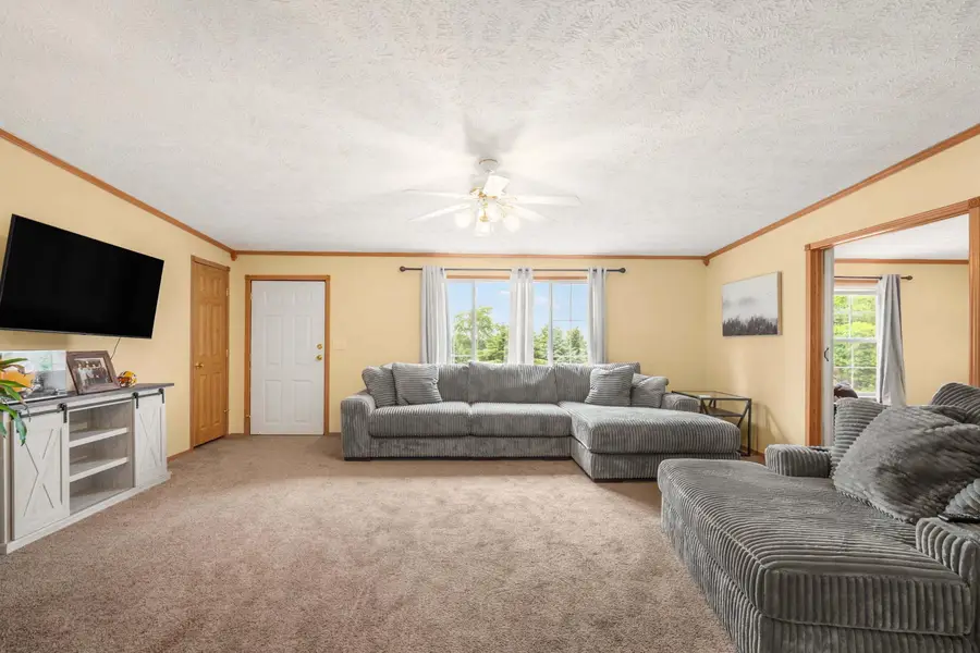 1757 Cedarview Dr, Saint Cloud, WI 53079 - #3