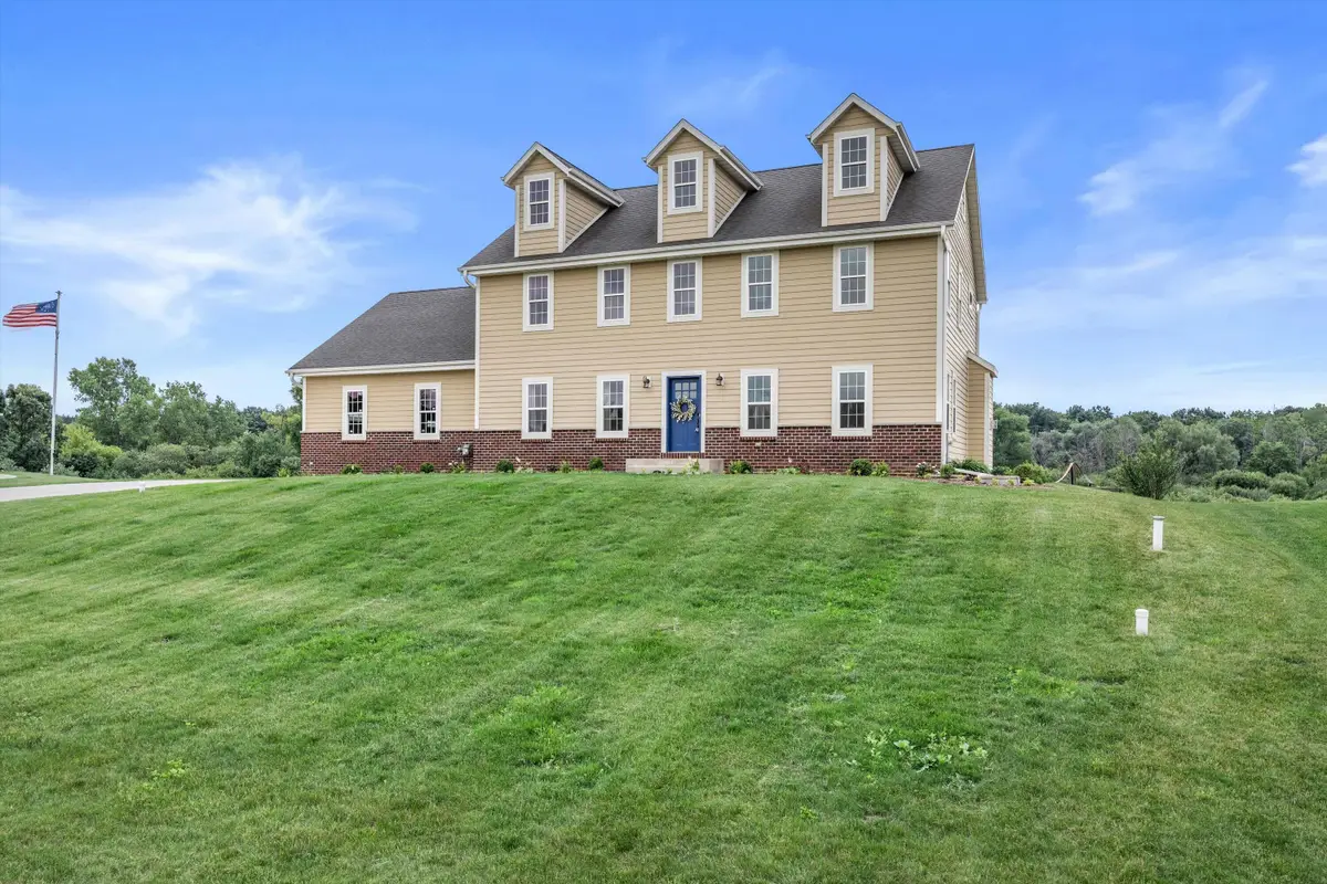 N94W25549 Norwauk Rd, Colgate, WI 53017 - #1