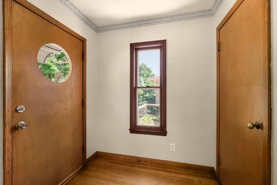 5653 N Milwaukee River Pkwy, Glendale, WI 53209 - #2
