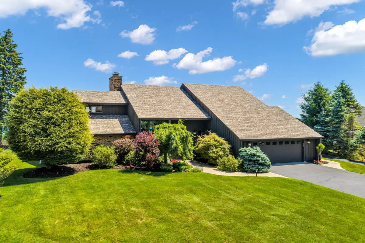 810 Waters Edge Rd, Caledonia, WI 53402 - #1