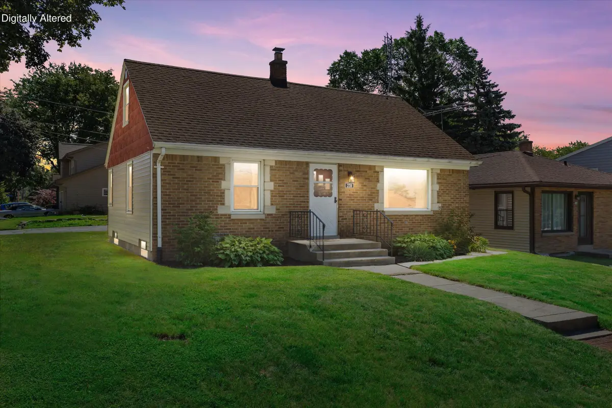 270 N 111th St, Wauwatosa, WI 53226 - #1