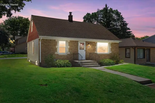 270 N 111th St, Wauwatosa, WI 53226