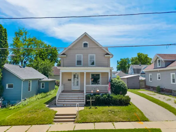 809 E Cady St, Watertown, WI 53094