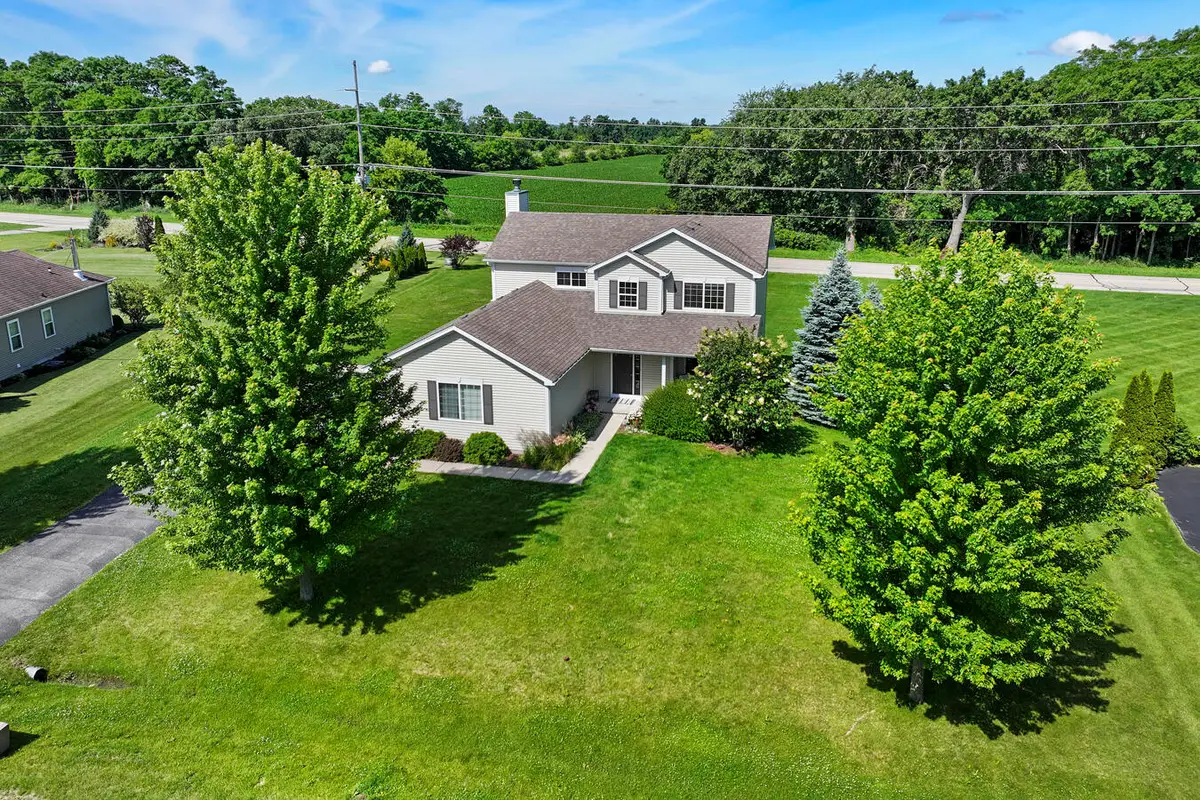 436 Ashley Dr, Williams Bay, WI 53191 - #1