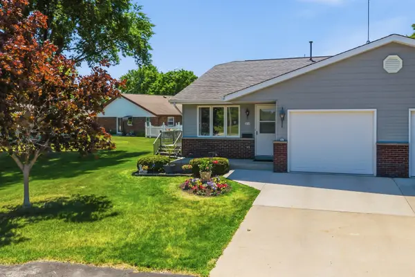 410 N 12th St, Oostburg, WI 53070