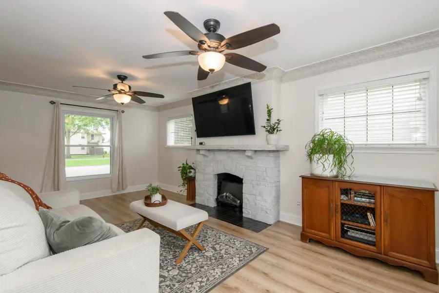 2144 S 108th St, West Allis, WI 53227 - #2