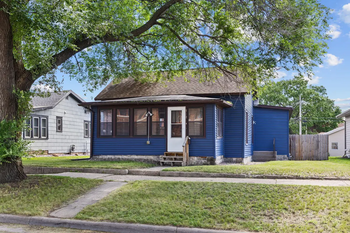522 Caledonia St, La Crosse, WI 54601 - #1