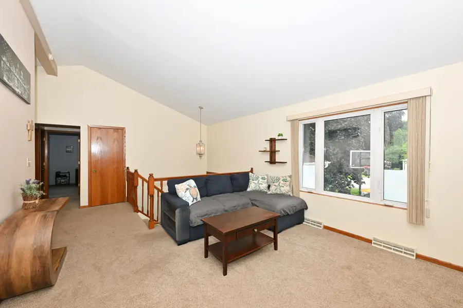 11020 W Parnell Ave, Hales Corners, WI 53130 - #3