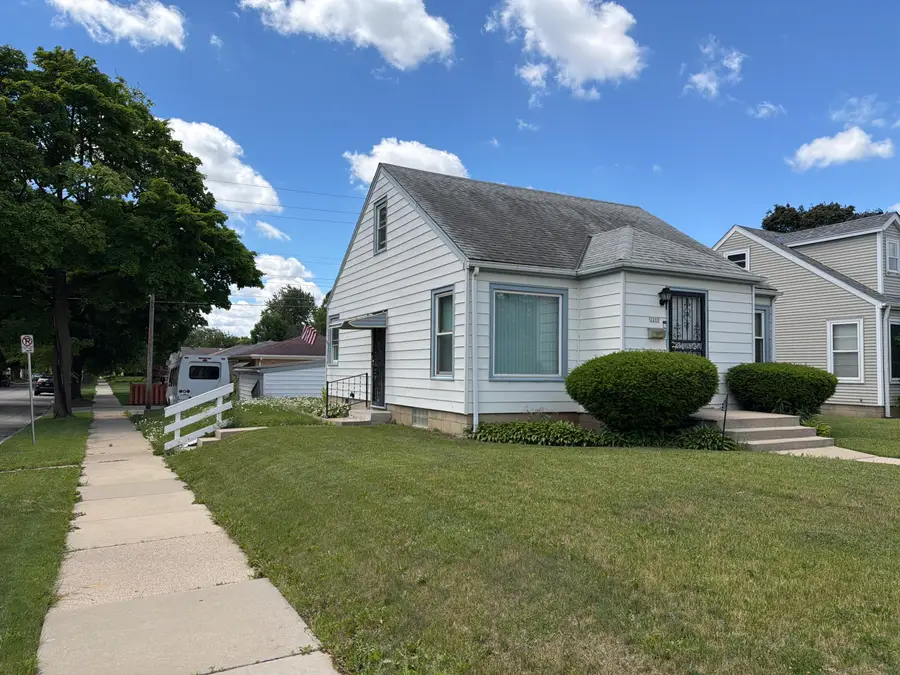 7203 W Hampton Ave, Milwaukee, WI 53218 - #2