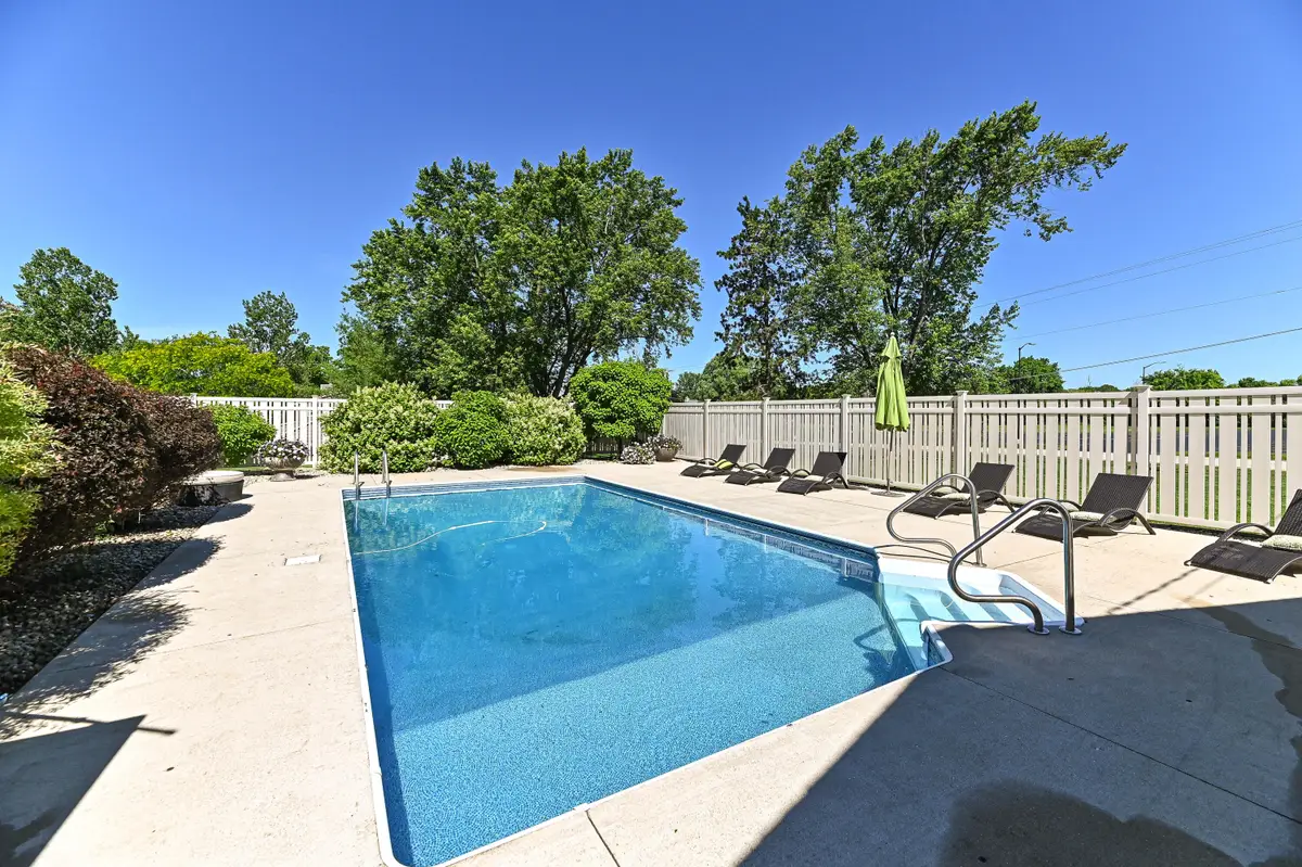 6652 Big Bend Rd, Waterford, WI 53185 - #1