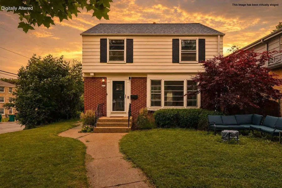 4315 N Wildwood Ave, Shorewood, WI 53211 - #2