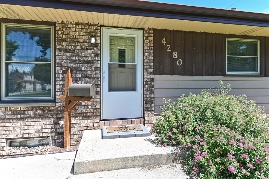 4280 S Pennsylvania Ave, Saint Francis, WI 53235 - #3