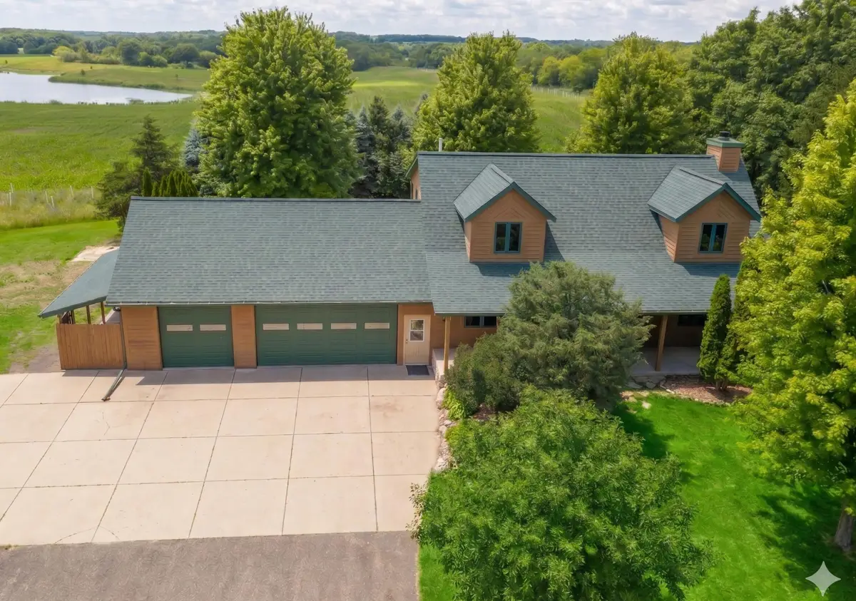7724 Northwest Hwy, Waterford, WI 53149 - #1