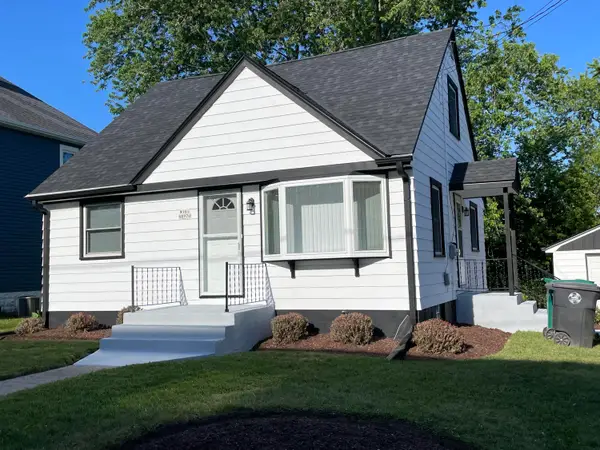 W161N8970 Hayes Ave, Menomonee Falls, WI 53051