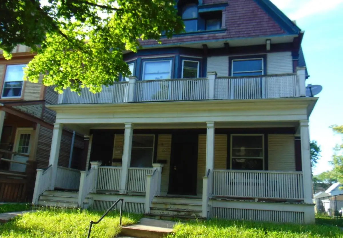 3320 W Saint Paul Ave, Milwaukee, WI 53208 - #1