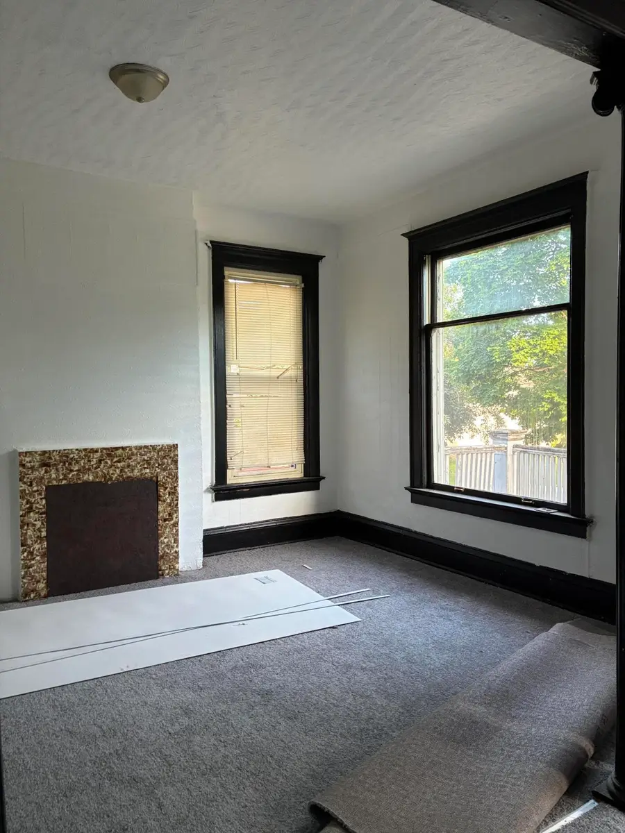 3320 W Saint Paul Ave, Milwaukee, WI 53208 - #3