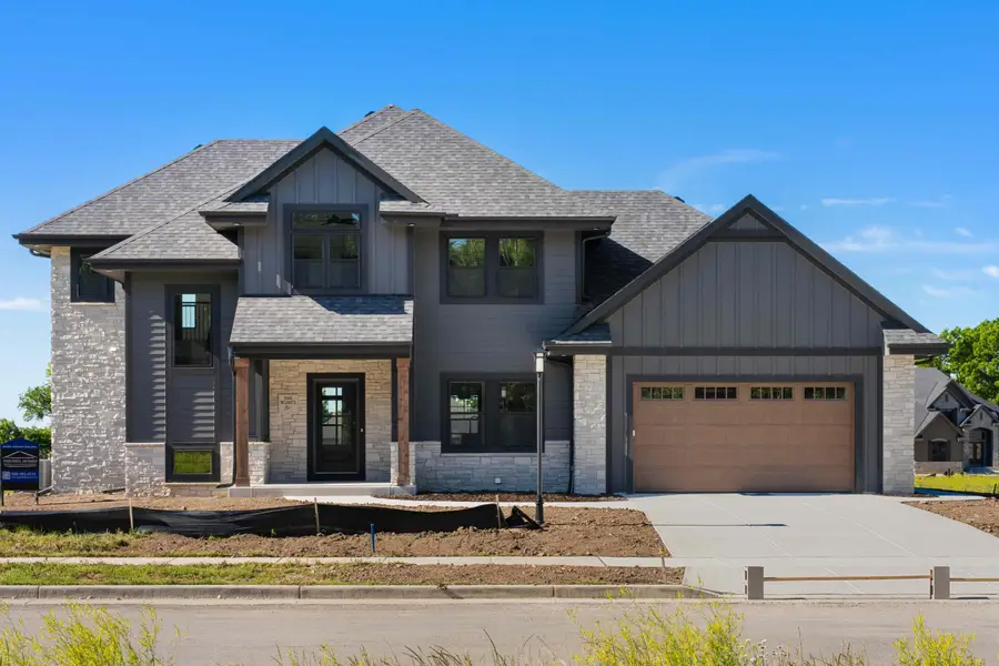 N66W21075 Sweet Clover Dr, Menomonee Falls, WI 53051 - #2