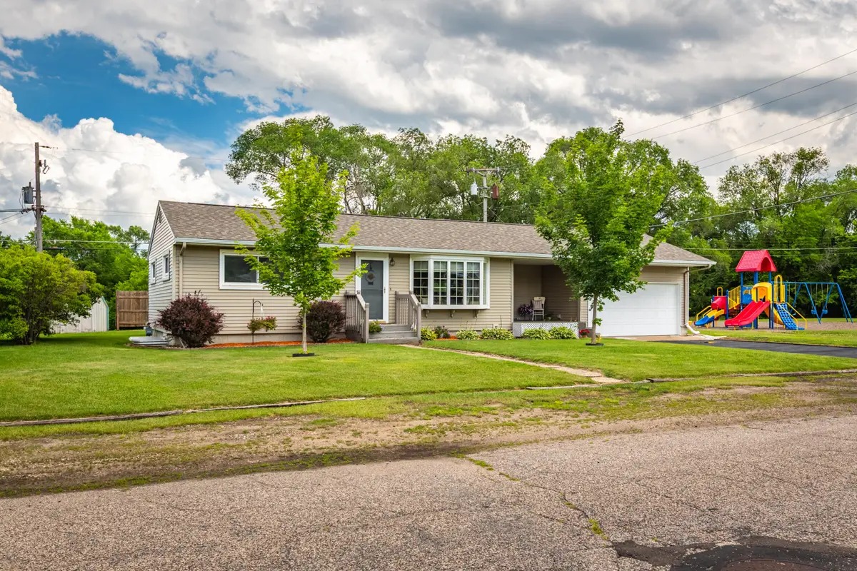 2524 2nd Ave E, French Island, WI 54603 - #1