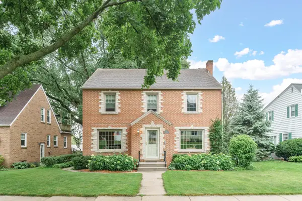 910 Harvey Ave, Watertown, WI 53094