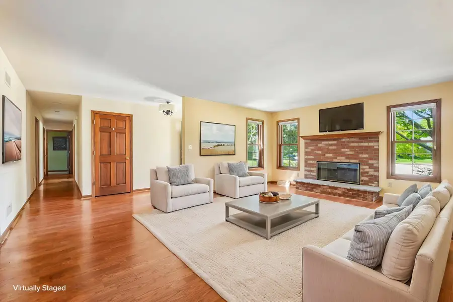 W72N540 Cider Mill Ct, Cedarburg, WI 53012 - #2