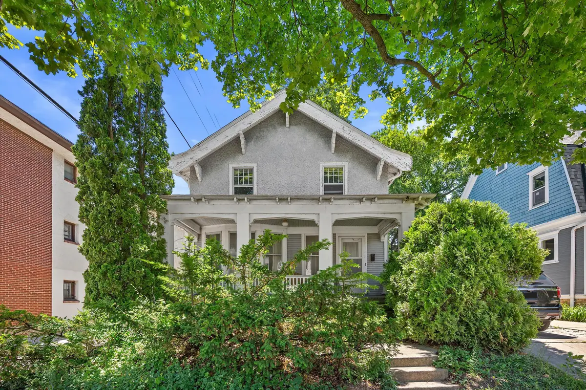 2413 E Belleview Pl, Milwaukee, WI 53211 - #1