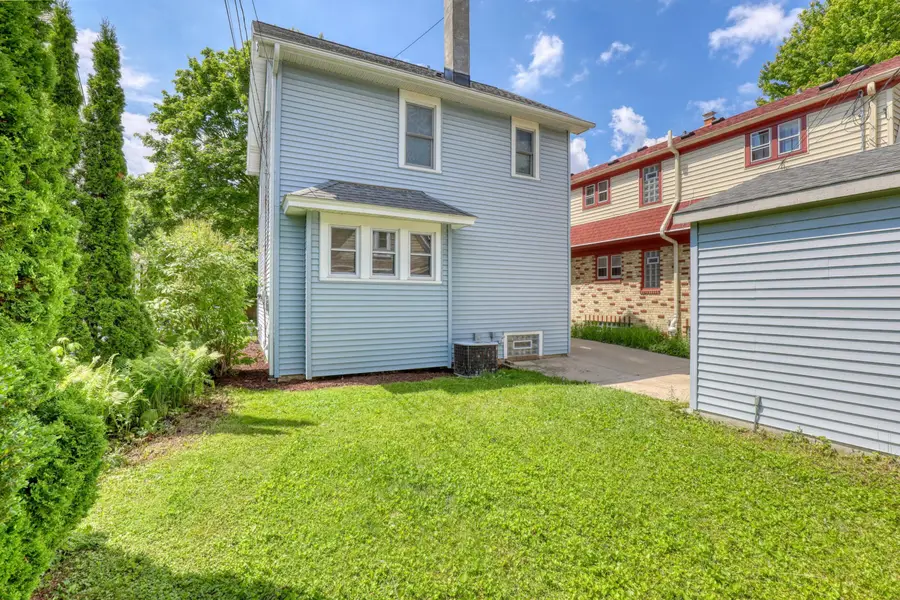1406 E Kensington Blvd, Shorewood, WI 53211 - #2