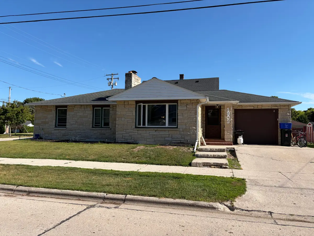 1905 32nd St, Two Rivers, WI 54241 - #1