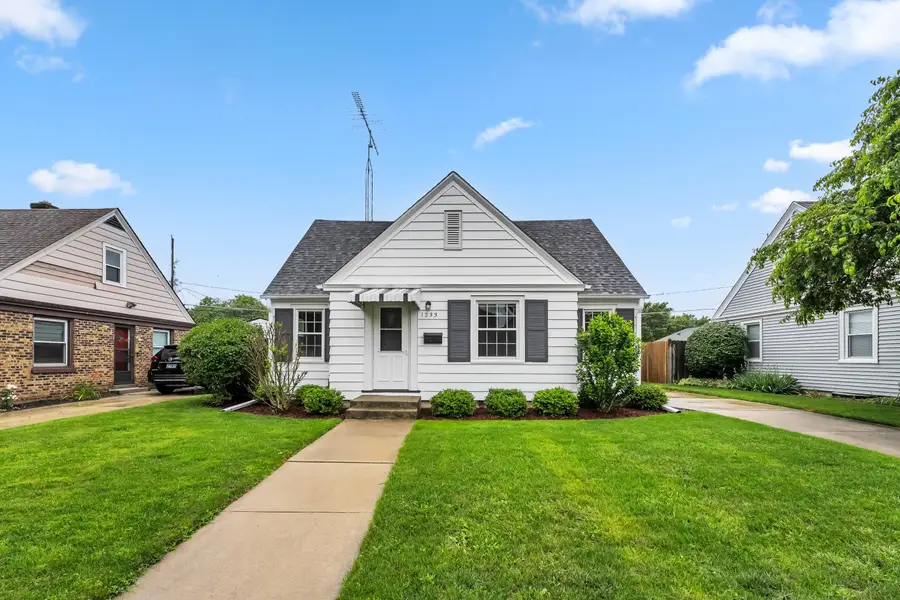 1233 Kingston Ave, Racine, WI 53402 - #2