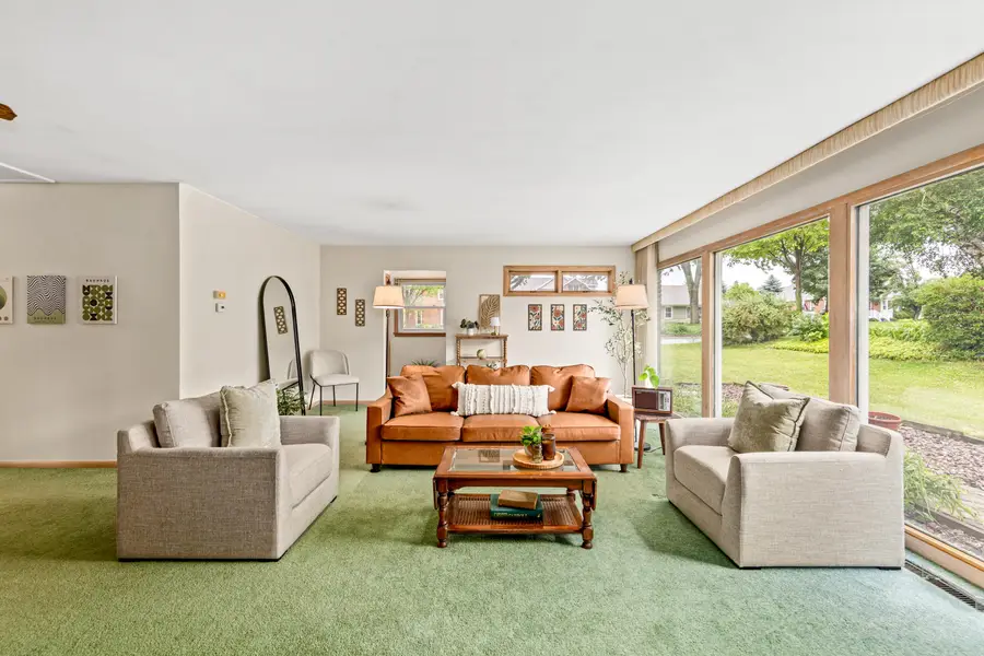 11307 W Garfield Ave, Wauwatosa, WI 53226 - #2