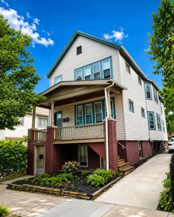 1650 N Arlington Pl, Milwaukee, WI 53202