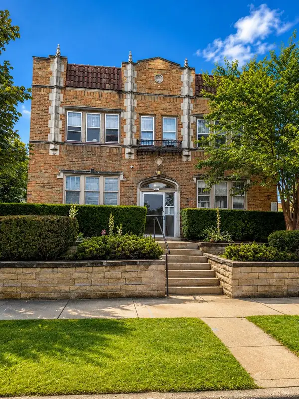 1922 N Palmer St, Milwaukee, WI 53212