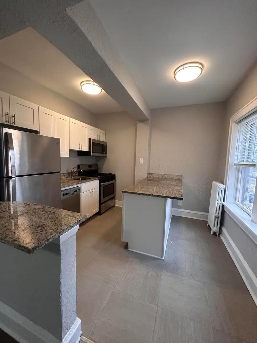 1922 N Palmer St, Milwaukee, WI 53212 - #3