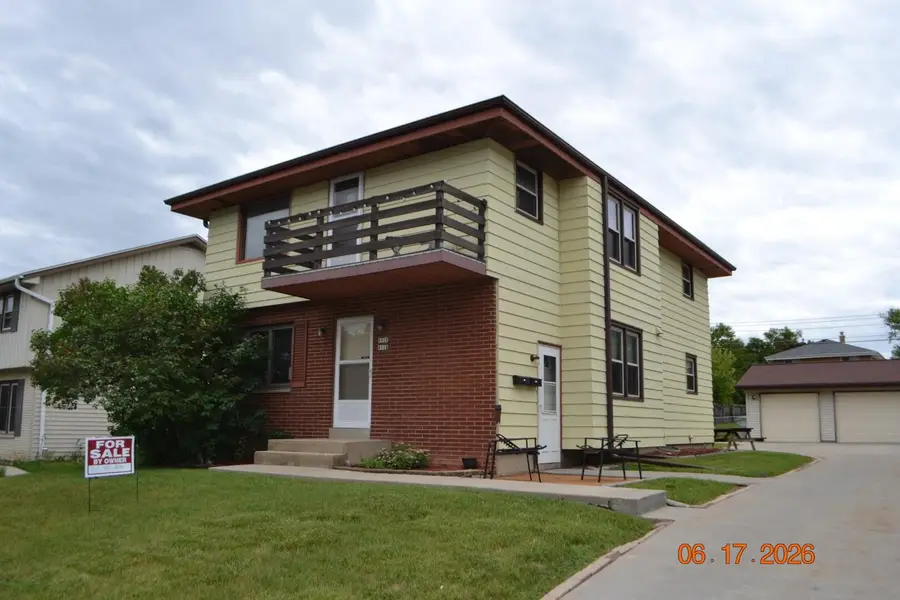 8926 W Tripoli Ave, Milwaukee, WI 53228 - #2