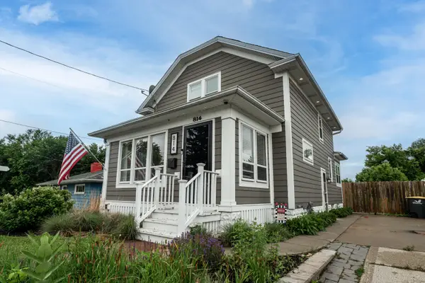 814 Buena Vista Ave, Waukesha, WI 53188