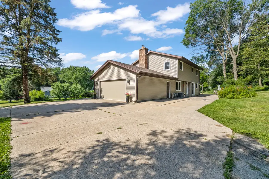 W250S4461 Center Rd, Waukesha, WI 53189 - #3