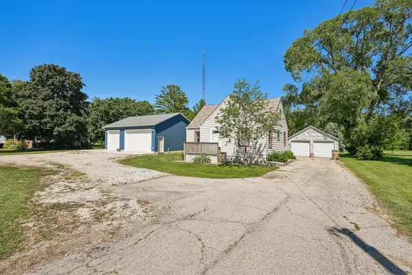 9207 39th Ave, Pleasant Prairie, WI 53142
