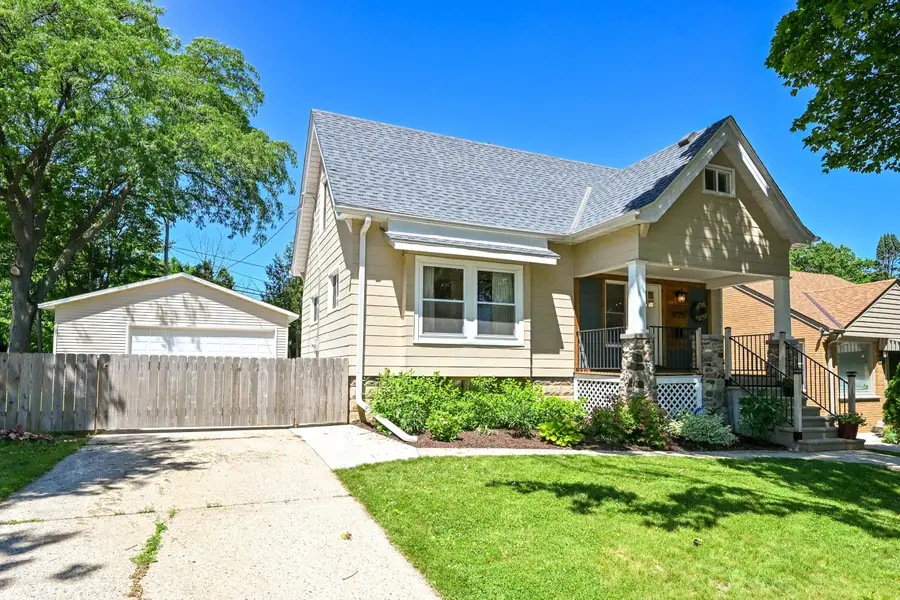 3725 S 5th Pl, Milwaukee, WI 53207 - #3