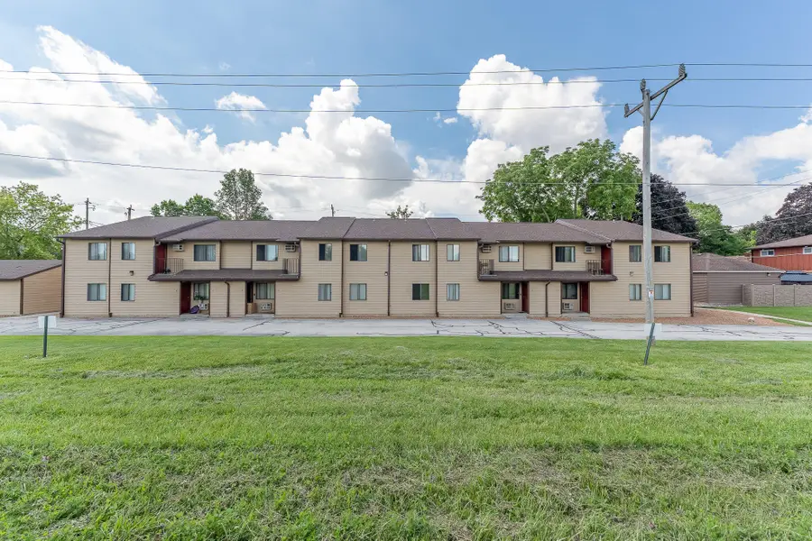 4042 S Pine Ave, Milwaukee, WI 53207 - #2