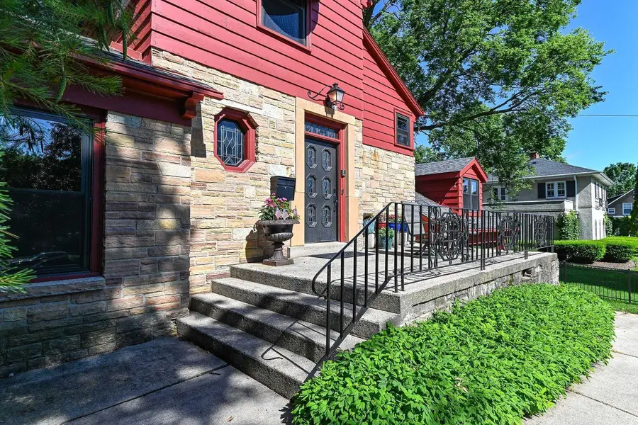 341 S Kane St, Burlington, WI 53105 - #2