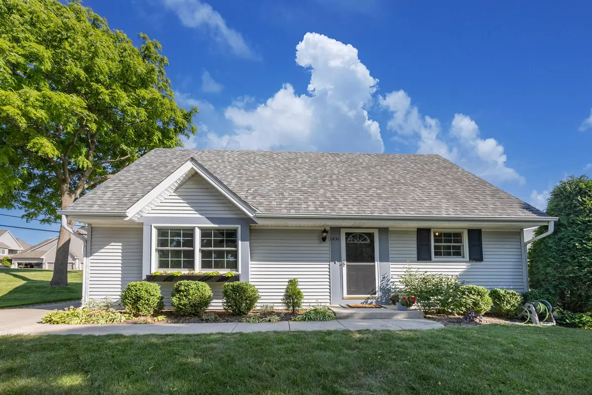 1231 Niagara St, Waukesha, WI 53186 - #1