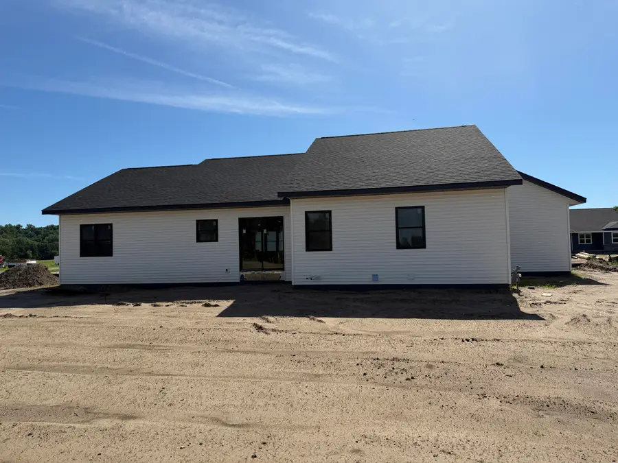 1140 American Dr, Holmen, WI 54636 - #2