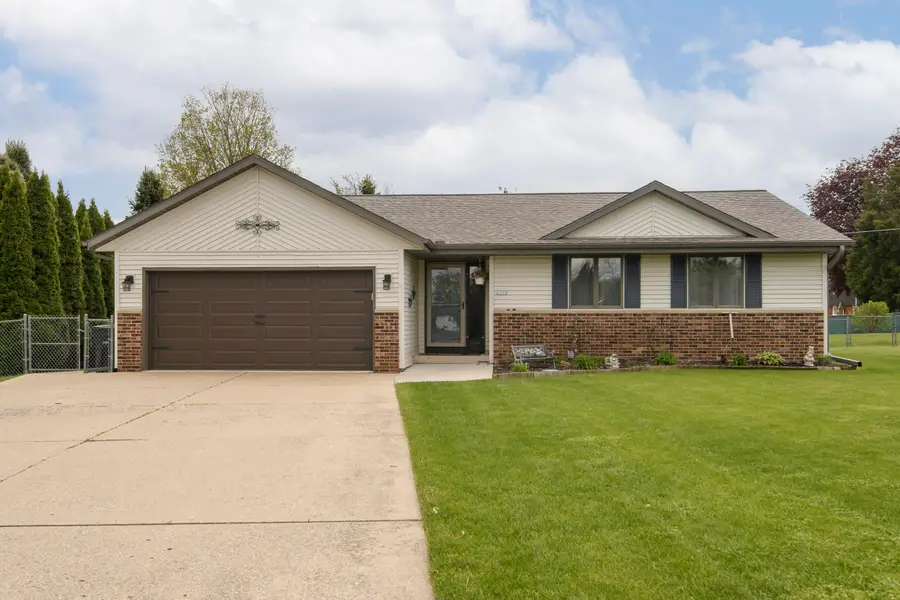 2775 Thomas Dr, East Troy, WI 53120 - #2