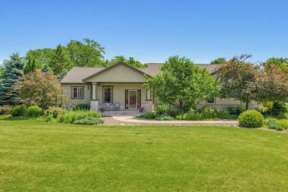 W266N6696 Beacon Hills Dr, Lisbon, WI 53089 - #1