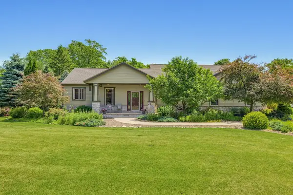 W266N6696 Beacon Hills Dr, Lisbon, WI 53089