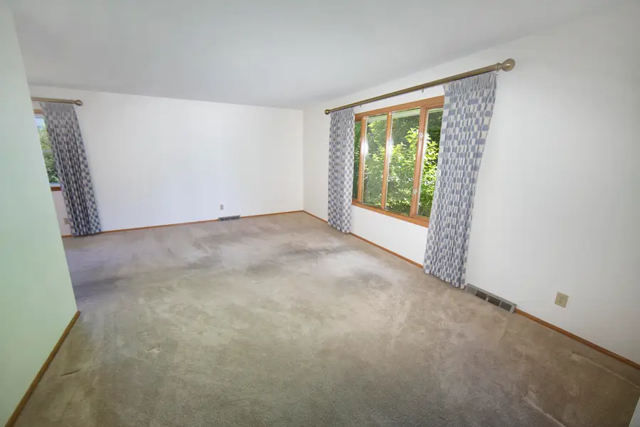 10520 W Monastery Dr, Franklin, WI 53132 - #2
