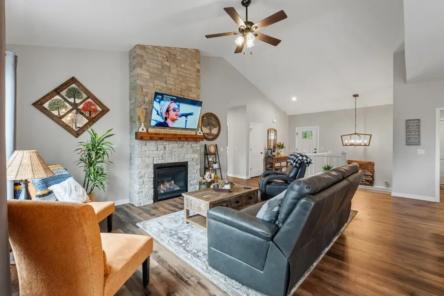 387 Drumlin Loop, Ripon, WI 54971 - #2